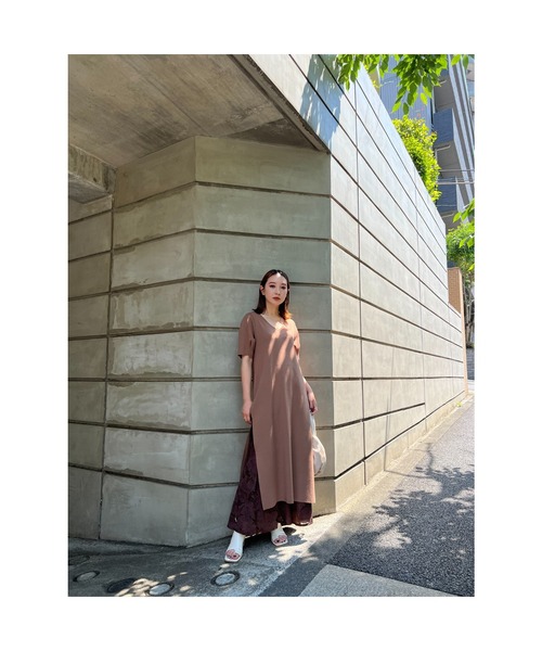 LILIDIA(リリディア)の「ロングスリットニットTOPS(ニット/セーター・レディース・ブラック/ライトピンク/ライトブラウン・MEDIUM/SMALL)」の13枚目の写真