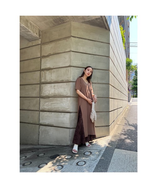 LILIDIA(リリディア)の「ロングスリットニットTOPS(ニット/セーター・レディース・ブラック/ライトピンク/ライトブラウン・MEDIUM/SMALL)」の14枚目の写真