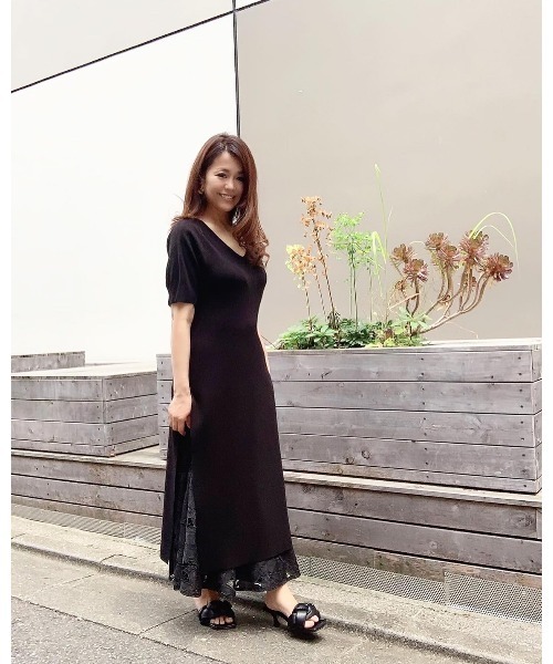 LILIDIA(リリディア)の「ロングスリットニットTOPS(ニット/セーター・レディース・ブラック/ライトピンク/ライトブラウン・MEDIUM/SMALL)」の7枚目の写真