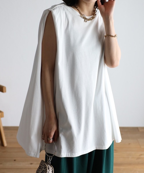 ap retro(アプレトロ)の「肩タックノースリフレアTEE(Tシャツ/カットソー・レディース・グレイッシュベージュ/スミクロ/オフホワイト/ブラック/ブラック×ホワイト/ホワイト×ブラック・FREE)」の2枚目の写真