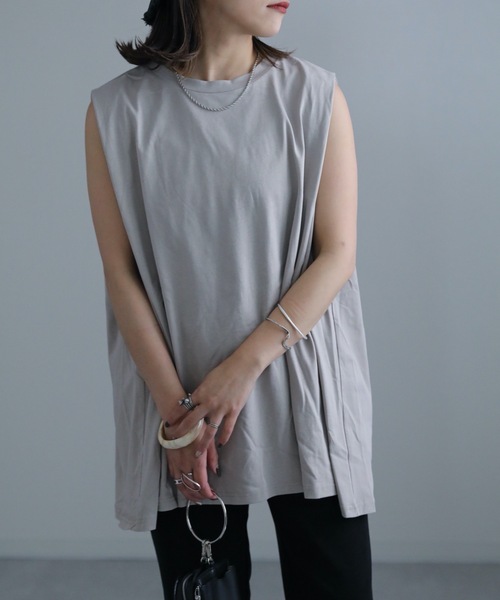 ap retro(アプレトロ)の「肩タックノースリフレアTEE(Tシャツ/カットソー・レディース・グレイッシュベージュ/スミクロ/オフホワイト/ブラック/ブラック×ホワイト/ホワイト×ブラック・FREE)」の11枚目の写真