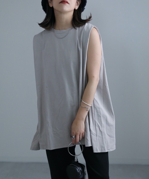 ap retro(アプレトロ)の「肩タックノースリフレアTEE(Tシャツ/カットソー・レディース・グレイッシュベージュ/スミクロ/オフホワイト/ブラック/ブラック×ホワイト/ホワイト×ブラック・FREE)」の12枚目の写真