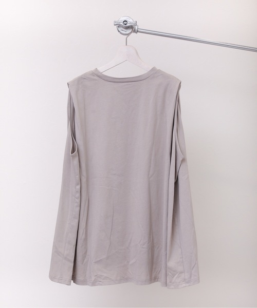 ap retro(アプレトロ)の「肩タックノースリフレアTEE(Tシャツ/カットソー・レディース・グレイッシュベージュ/スミクロ/オフホワイト/ブラック/ブラック×ホワイト/ホワイト×ブラック・FREE)」の19枚目の写真