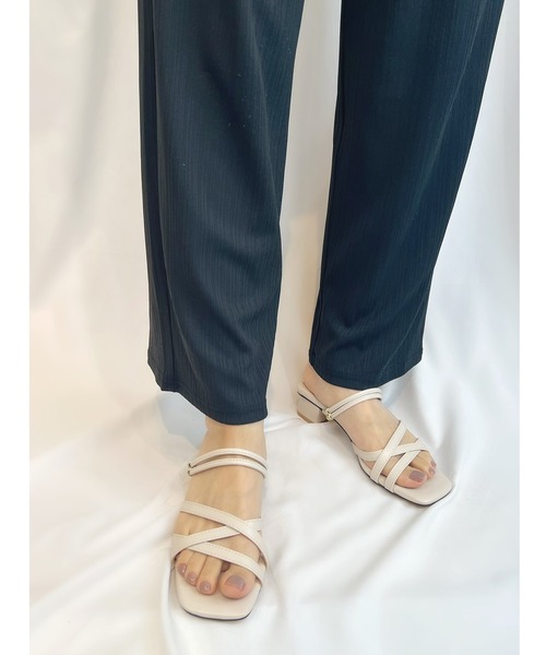 Sugar Sugar(シュガーシュガー)の「【SUGAR SUGAR シュガーシュガー】ローヒール2WAYサンダル(サンダル・レディース・ブラック/グリーン/イエロー/ベージュ/パープル・LL/L/S/M)」の3枚目の写真