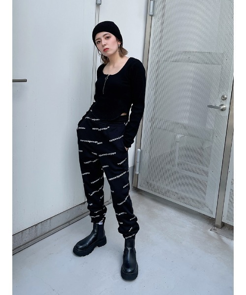 ENVYM（アンビー）の「オールロゴジョガーＰＴ（その他パンツ・レディース・ホワイト/ブラック・FREE）」の6枚目の写真