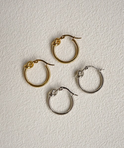 IAMUSE（アイアミューズ）の「金属アレルギー対応 ノットモチーフフープピアス S0757【IAMUSE】（ピアス（両耳用）・レディース・ゴールド/シルバー・FREE）」の13枚目の写真