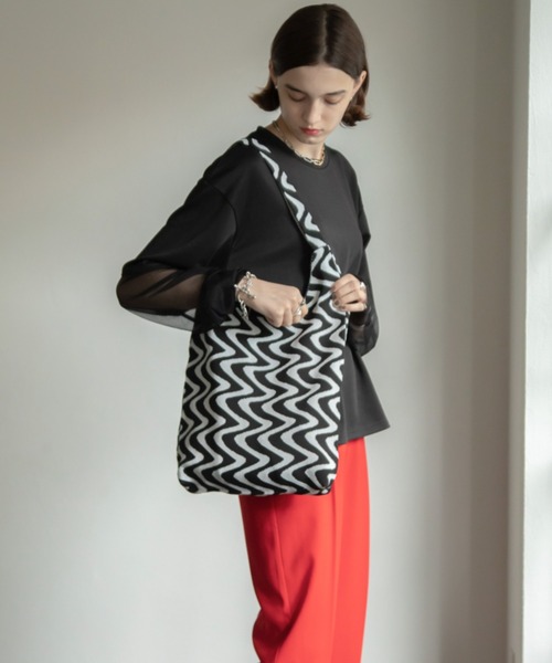 VACANCY(ヴァカンシー)の「ウェーブ柄ニットトートバッグ(トートバッグ・レディース・ブラック/オレンジ・FREE)」の12枚目の写真