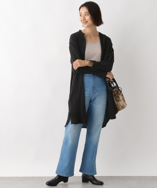 LEPSIM（レプシィム）の「フレアスリットデニムパンツ　295668（デニムパンツ・レディース・ライトブルー/ブルー・MEDIUM/LARGE）」の5枚目の写真