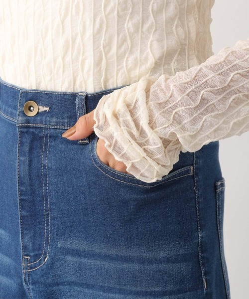 LEPSIM（レプシィム）の「フレアスリットデニムパンツ　295668（デニムパンツ・レディース・ライトブルー/ブルー・MEDIUM/LARGE）」の13枚目の写真