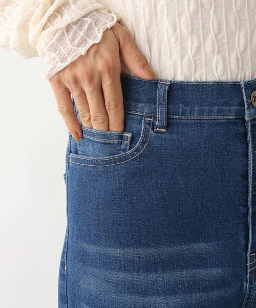 LEPSIM（レプシィム）の「フレアスリットデニムパンツ　295668（デニムパンツ・レディース・ライトブルー/ブルー・MEDIUM/LARGE）」の6枚目の写真