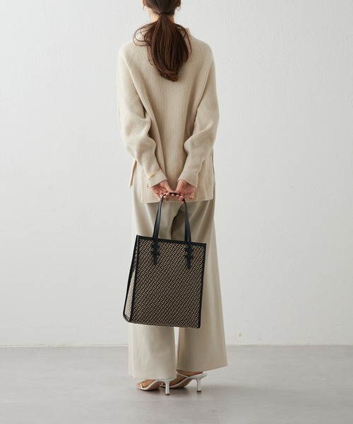 IACUCCI（イアクッチ）の「モノグランマ M JACQUARD/RUGA