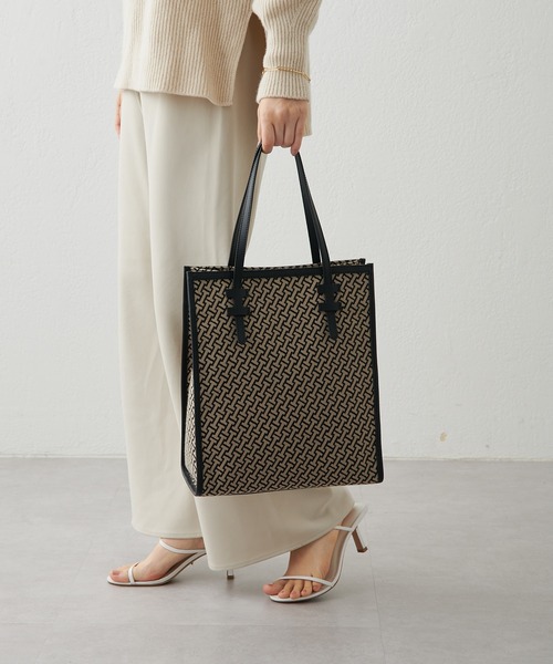 IACUCCI トートバッグ Mベージュ/ブラック モノグランマ M JACQUARD/RUGA（トートバッグ）｜IACUCCI