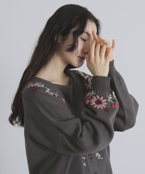 花柄手刺繍ニットカーディガン』（カーディガン/ボレロ