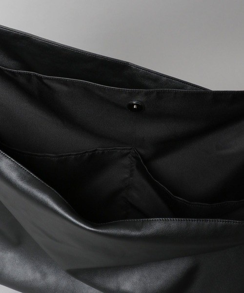 HARE（ハレ）の「BIGタスキトートBAG(HARE)（ショルダーバッグ・メンズ・ブラック・FREE）」の7枚目の写真