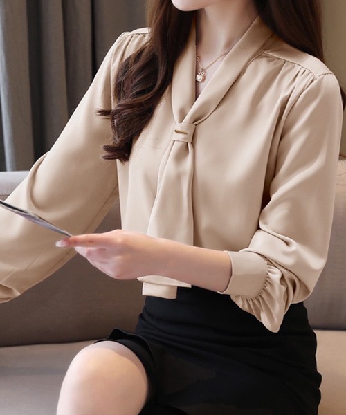 Felt-Maglietta（フェルトマリエッタ）の「リボンタイブラウス（シャツ/ブラウス・レディース・ホワイト/ブラック/ネイビー/レッド/ピンク/ライトグリーン/イエロー/ピンクベージュ/ベージュ・FREE/X-LARGE/LARGE/MEDIUM）」の3枚目の写真