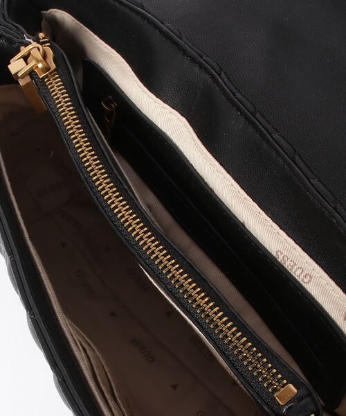 Guess（ゲス）の「MAILA Convertible Xbody Flap（ショルダーバッグ・レディース・ブラック/グリーン/ピンクベージュ/ボルドー・ONE SIZE）」の19枚目の写真