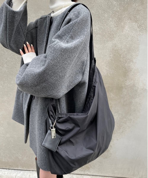 loti(ロティ)の「loti ナイロンエコBAGトート(ショルダーバッグ・レディース・ブラック/オフホワイト/ブルー・FREE)」の3枚目の写真