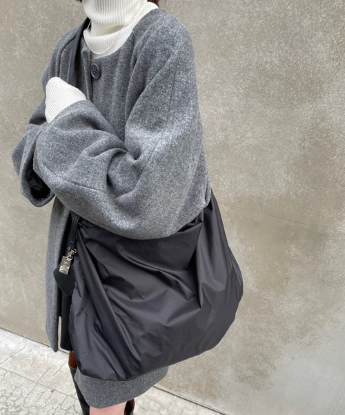 loti(ロティ)の「loti ナイロンエコBAGトート(ショルダーバッグ・レディース・ブラック/オフホワイト/ブルー・FREE)」の6枚目の写真