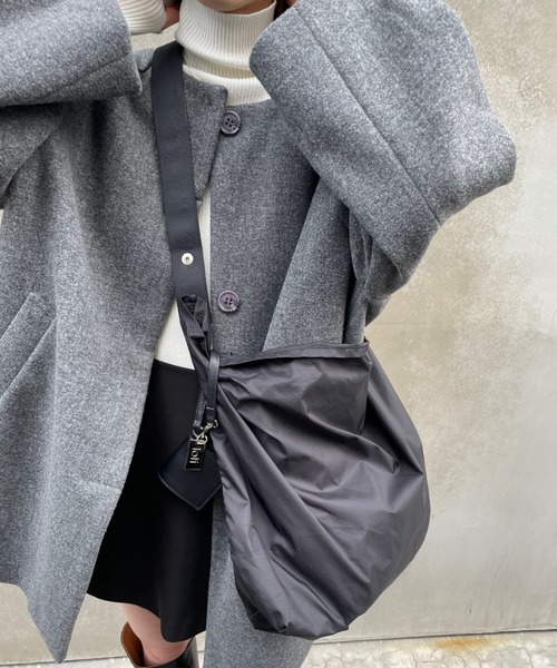 loti(ロティ)の「loti ナイロンエコBAGトート(ショルダーバッグ・レディース・ブラック/オフホワイト/ブルー・FREE)」の11枚目の写真