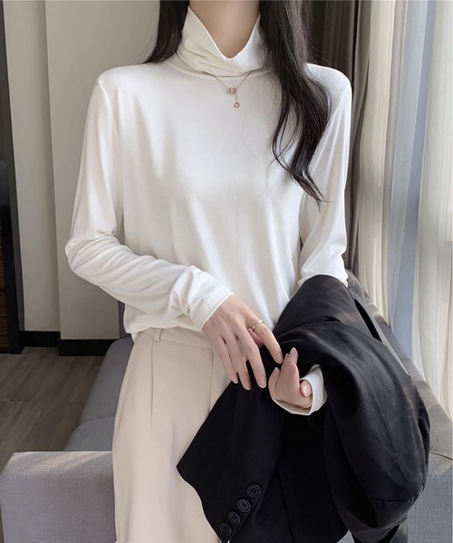 LOPASS(ロパス)の「ハイネック長袖Tシャツ(Tシャツ/カットソー・レディース・グレイッシュブルー/Mustard/アイボリー/ブラック/ホワイト/ブラウン/ブルー・FREE)」の3枚目の写真