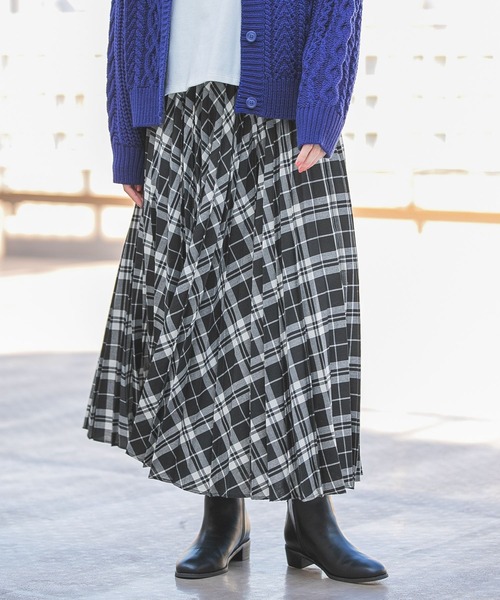 niko and...（ニコアンド）の「プリーツキープスカート（スカート・レディース・ライトグリーン/ブラック/ブラウン/ホワイト・MEDIUM/LARGE）」の2枚目の写真