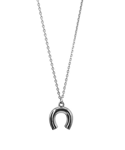 LHME（エルエイチエムイー）の「LHME プランプホースシューネックレス/サージカルステンレス316L（金属アレルギー対応）（ネックレス・レディース・シルバー/イエローゴールド・45cm）」の3枚目の写真