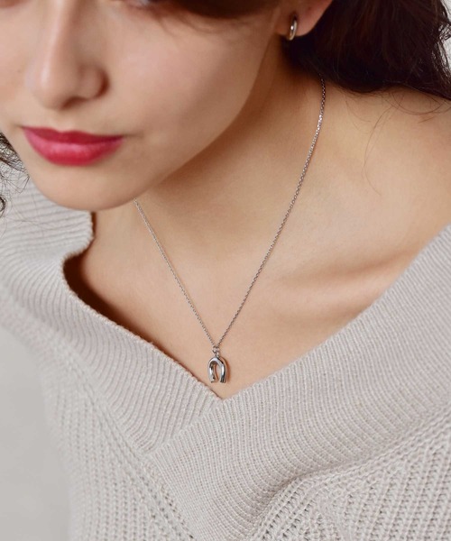 LHME（エルエイチエムイー）の「LHME プランプホースシューネックレス/サージカルステンレス316L（金属アレルギー対応）（ネックレス・レディース・シルバー/イエローゴールド・45cm）」の9枚目の写真