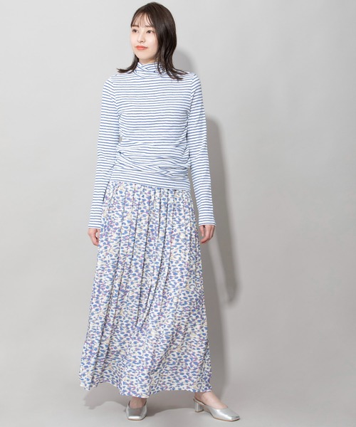 Munich（ミューニック）の「ツイストクレープジャージタートルネックプルオーバー（Tシャツ/カットソー・レディース・ホワイト/ブラック/ブラック×ホワイト/ブルー系その他/ラベンダー・FREE）」の12枚目の写真