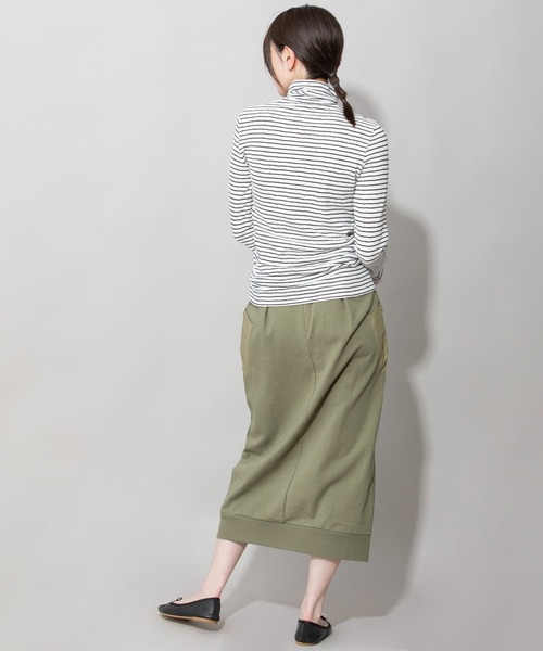 Munich（ミューニック）の「ツイストクレープジャージタートルネックプルオーバー（Tシャツ/カットソー・レディース・ホワイト/ブラック/ブラック×ホワイト/ブルー系その他/ラベンダー・FREE）」の20枚目の写真