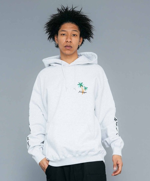 XLARGE（エクストララージ）の「FLAG GAL PULLOVER HOODED SWEAT