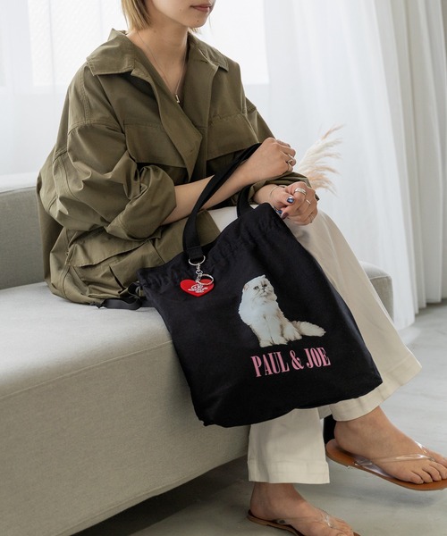 PAUL&JOE(ポールアンドジョー)の「PAUL & JOE ACCESSOIRES (ポール&ジョーアクセソワ) トートバッグ キャンバス・フォトプリント PJA-B823 ポールアンドジョー(トートバッグ・レディース・ブラック/アイボリー・FREE)」の5枚目の写真