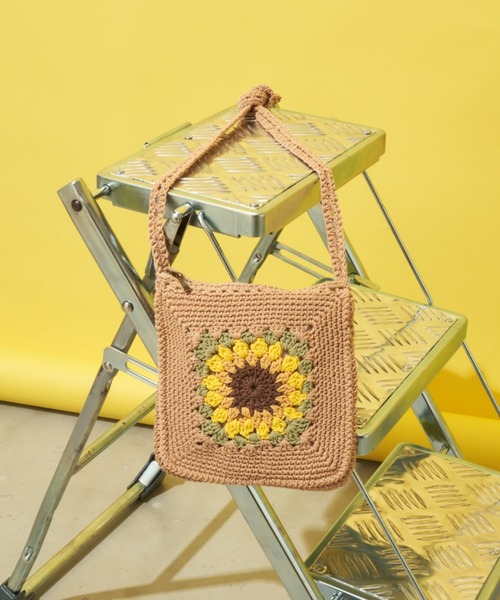 まっちゃん◆ハワイアンキルト◆ショルダーバッグ◆ひまわり MERLOT（メルロー）の「ひまわりショルダーバッグ（ショルダーバッグ