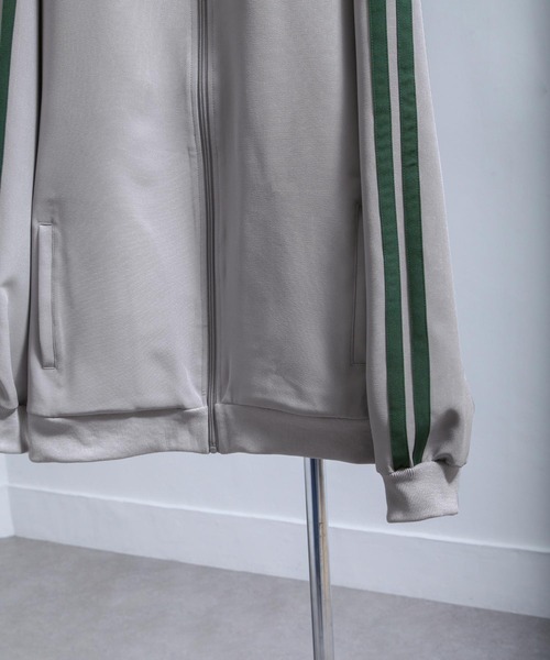 NILWAY（ニルウェイ）の「花刺繍配色ライン トラックジャケット（ジャージ・メンズ・チャコール/ライトグレー系/ブラウン/ライトグレー系1/アイボリー・LARGE/MEDIUM）」の19枚目の写真