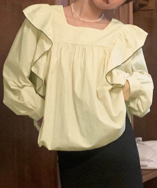 DAY CLOSET(デイ クローゼット)の「レディース スクエアネックフリルパフスリーブブラウス(シャツ/ブラウス・レディース・クリーム・ONE SIZE)」の1枚目の写真