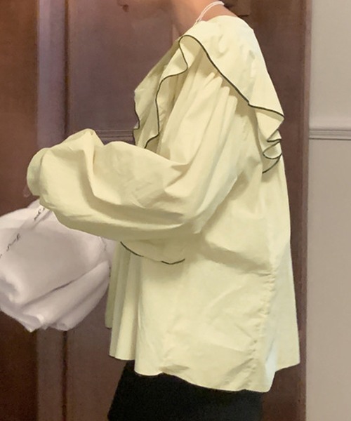 DAY CLOSET(デイ クローゼット)の「レディース スクエアネックフリルパフスリーブブラウス(シャツ/ブラウス・レディース・クリーム・ONE SIZE)」の5枚目の写真