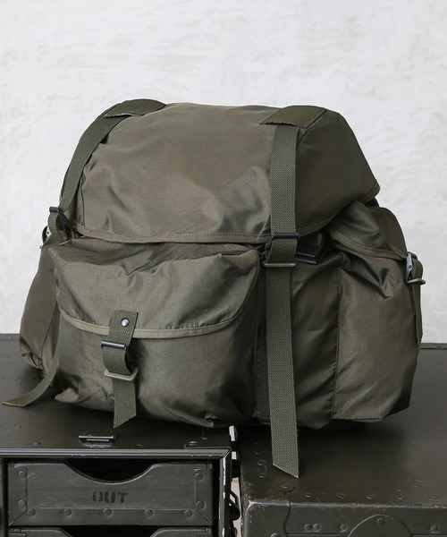 MILITARY(ミリタリー)の「実物 新品 デッドストック オーストリア軍 WATER REPELLENT バックパック(バックパック/リュック・メンズ・オリーブ・ONE SIZE)」の2枚目の写真