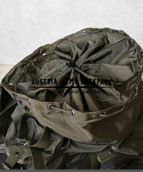 MILITARY(ミリタリー)の「実物 新品 デッドストック オーストリア軍 WATER REPELLENT バックパック(バックパック/リュック・メンズ・オリーブ・ONE SIZE)」の4枚目の写真