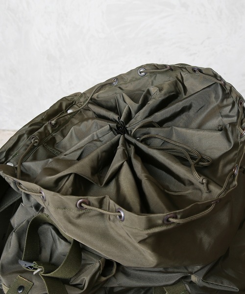 MILITARY(ミリタリー)の「実物 新品 デッドストック オーストリア軍 WATER REPELLENT バックパック(バックパック/リュック・メンズ・オリーブ・ONE SIZE)」の14枚目の写真