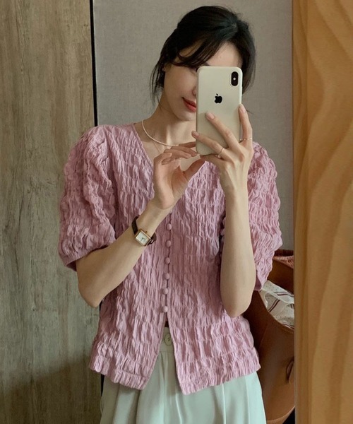 me+em select(ミームセレクト)の「ミニボタンパフスリーブシャーリングブラウス(Tシャツ/カットソー・レディース・ピンク/ベージュ/グリーン・FREE)」の2枚目の写真