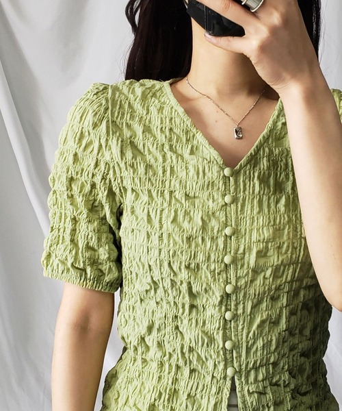 me+em select(ミームセレクト)の「ミニボタンパフスリーブシャーリングブラウス(Tシャツ/カットソー・レディース・ピンク/ベージュ/グリーン・FREE)」の13枚目の写真