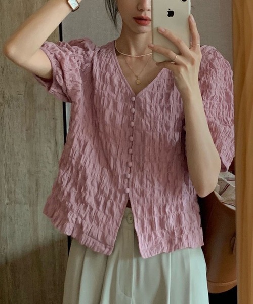 me+em select(ミームセレクト)の「ミニボタンパフスリーブシャーリングブラウス(Tシャツ/カットソー・レディース・ピンク/ベージュ/グリーン・FREE)」の11枚目の写真