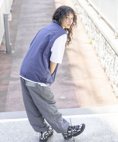 BEN DAVIS（ベンデイビス）の「【BEN DAVIS(ベンデイビス)】REVERSIBLE STAND COLLAR VEST / リバーシブル スタンドカラー ワッペン ベスト（ベスト・メンズ・カーキ/ブルー系その他/チャコール・MEDIUM/LARGE/X-LARGE）」の22枚目の写真