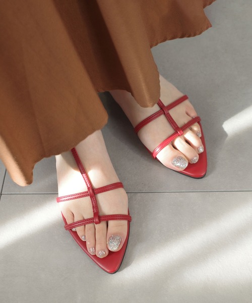 AmiAmi(アミアミ)の「【2025春夏再販!】Tストラップポインテッドトゥサンダル/ローヒール(サンダル・レディース・ブラック/ベージュ/アイボリー/グレイッシュベージュ/シルバー/ゴールド/ダークブラウン・LL/M/S/L)」の19枚目の写真