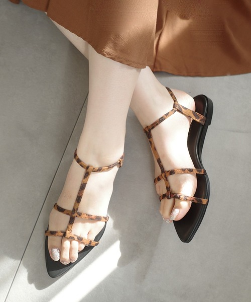 AmiAmi(アミアミ)の「【2025春夏再販!】Tストラップポインテッドトゥサンダル/ローヒール(サンダル・レディース・ブラック/ベージュ/アイボリー/グレイッシュベージュ/シルバー/ゴールド/ダークブラウン・LL/M/S/L)」の22枚目の写真