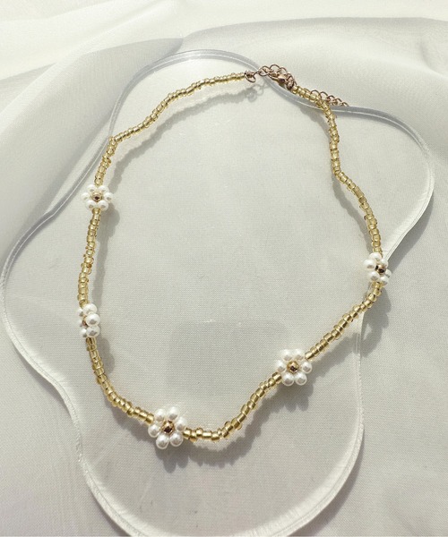 apres jour（アプレジュール）の「【apres jour×ARIAZ】フラワービーズネックレス（ネックレス・レディース・ゴールド/ホワイト/グリーン・FREE）」の7枚目の写真