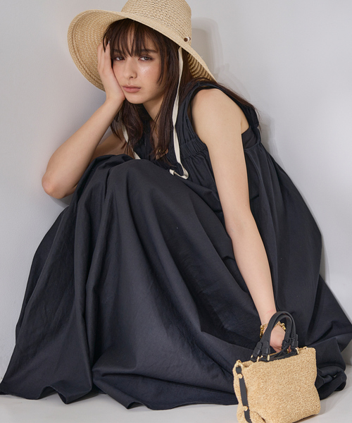 Rouge vif Anna（ルージュヴィフアンナ）の「麻混スクエアネックワンピース（ワンピース・レディース・ブラック/ベージュ・フリー）」の16枚目の写真