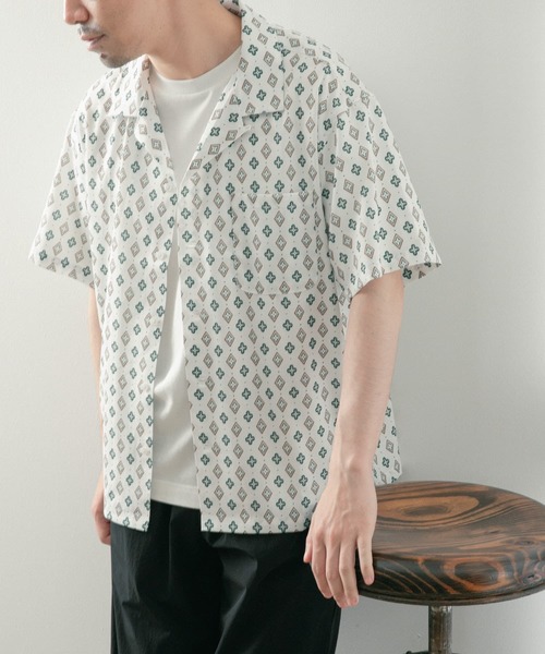 ITEMS URBANRESEARCH（アイテムズ アーバンリサーチ）の「小紋プリント オープンカラー半袖シャツ（シャツ/ブラウス・メンズ・オフホワイト/ネイビー/グレー系その他・MEDIUM/LARGE）」の5枚目の写真