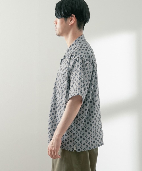 ITEMS URBANRESEARCH（アイテムズ アーバンリサーチ）の「小紋プリント オープンカラー半袖シャツ（シャツ/ブラウス・メンズ・オフホワイト/ネイビー/グレー系その他・MEDIUM/LARGE）」の17枚目の写真
