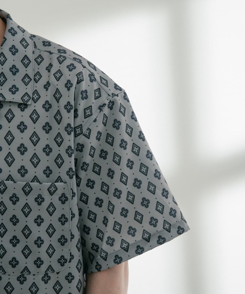 ITEMS URBANRESEARCH（アイテムズ アーバンリサーチ）の「小紋プリント オープンカラー半袖シャツ（シャツ/ブラウス・メンズ・オフホワイト/ネイビー/グレー系その他・MEDIUM/LARGE）」の22枚目の写真