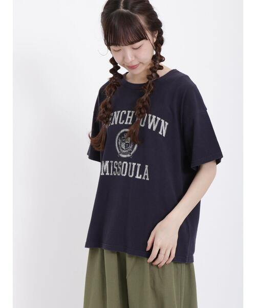 Samansa Mos2(サマンサ モスモス)の「サンドウォッシュカレッジロゴプリントTシャツ(Tシャツ/カットソー・レディース・ネイビー/オフホワイト/サックスブルー/ピンク・F)」の2枚目の写真